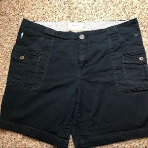 Adventura Cargo Shorts